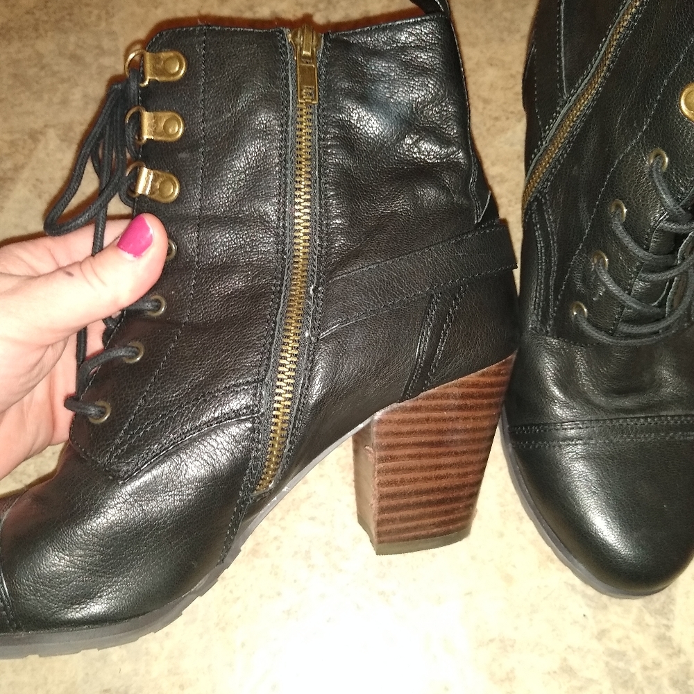 Black lace up Ankle Boots in Black